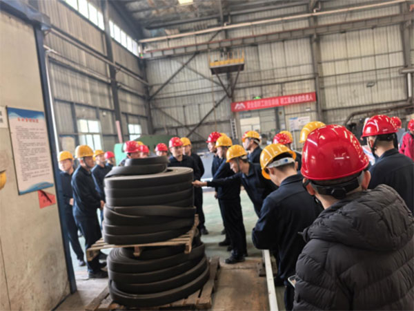 鋼模臺(tái)車(chē)參觀交流