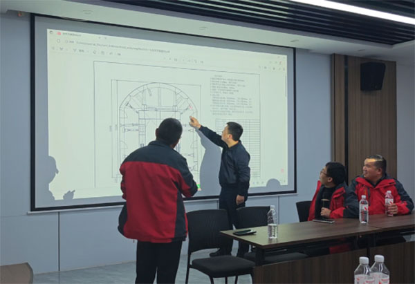 鋼模臺(tái)車(chē)參觀交流